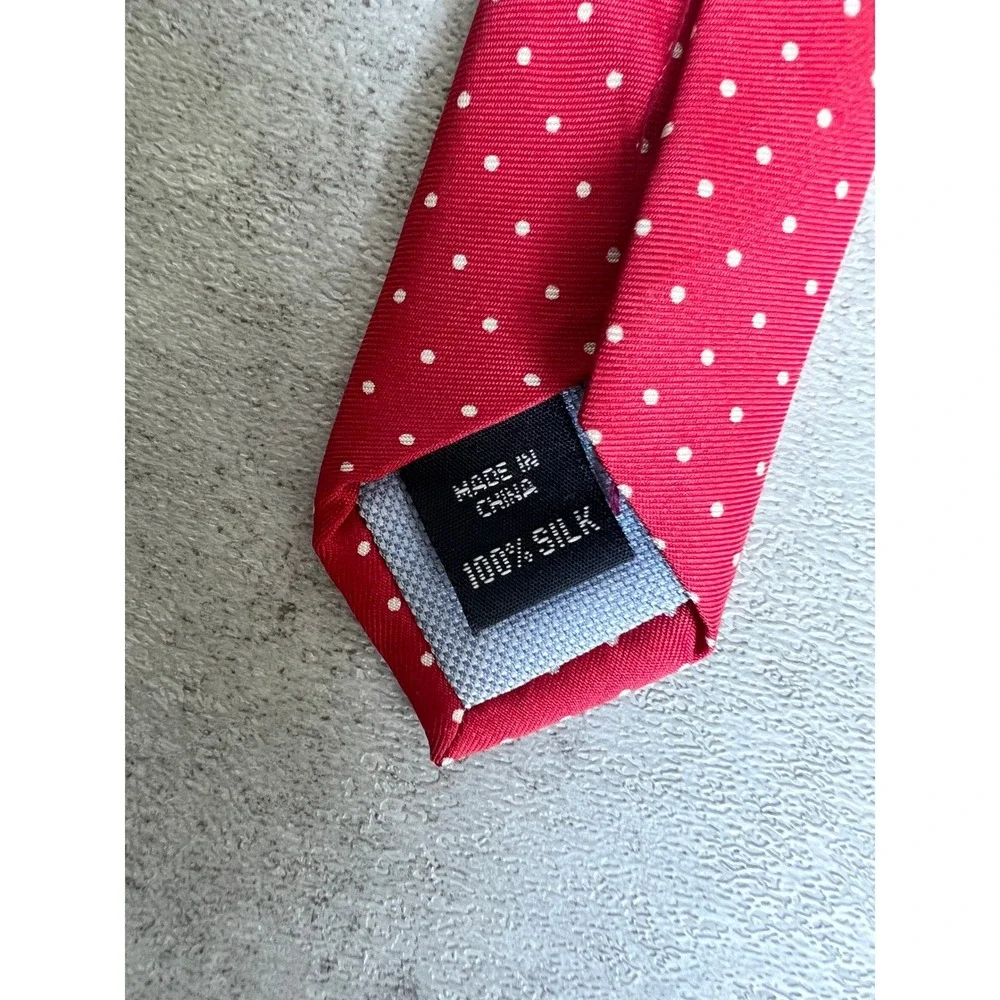 Tommy Hilfiger Necktie Red Penguin Print 100% Silk Novelty Whimsical Preppy Xmas